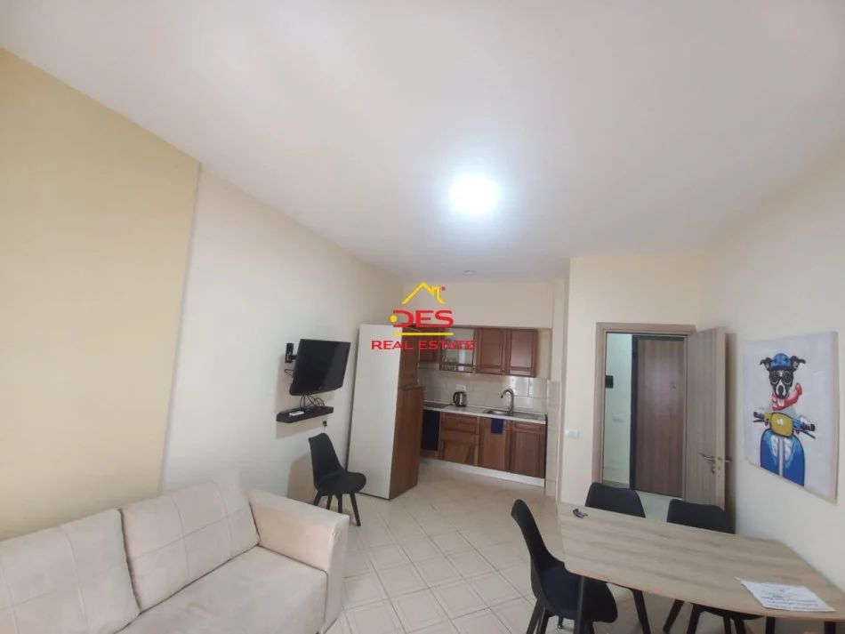 Vlore, jepet me qera apartament 1+1+Ballkon Kati 2, 70 m² 300 € (Rruga Murat Tërbaçi)