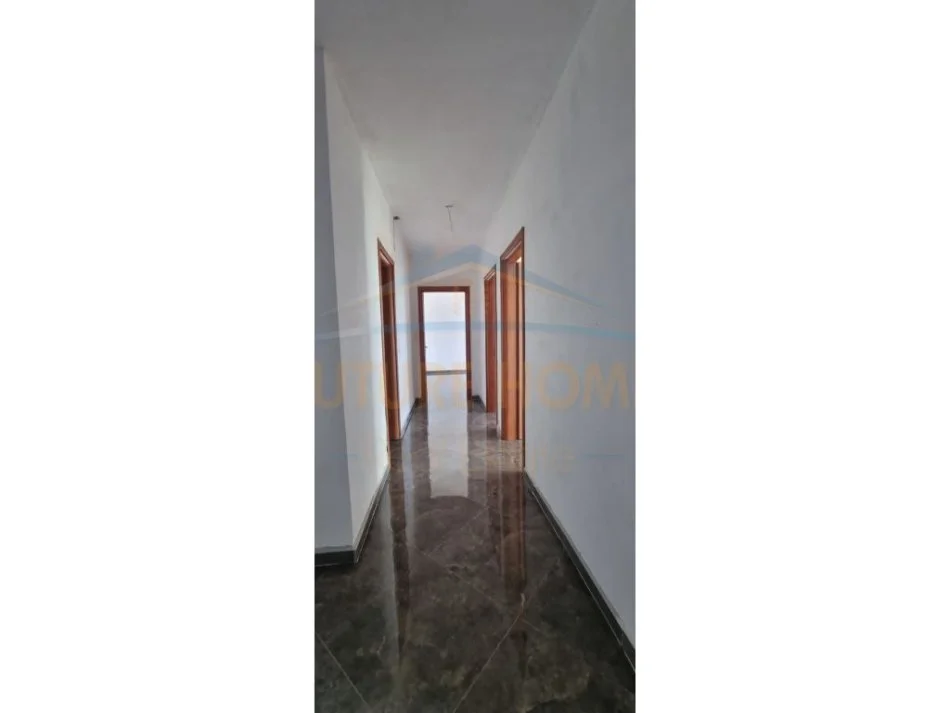 Durres, shitet apartament 3+1 Kati 4, 117 m² 98.000 € (Shkozet,Durres)