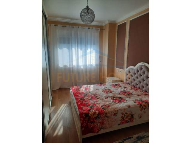 Tirane, jepet me qera apartament 2+1+BLK Kati 8, 87 m² 480 Euro (Yzberisht)