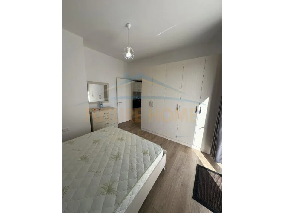 Tirane, jepet me qera apartament 2+1 Kati 5, 135 m² 600 € 