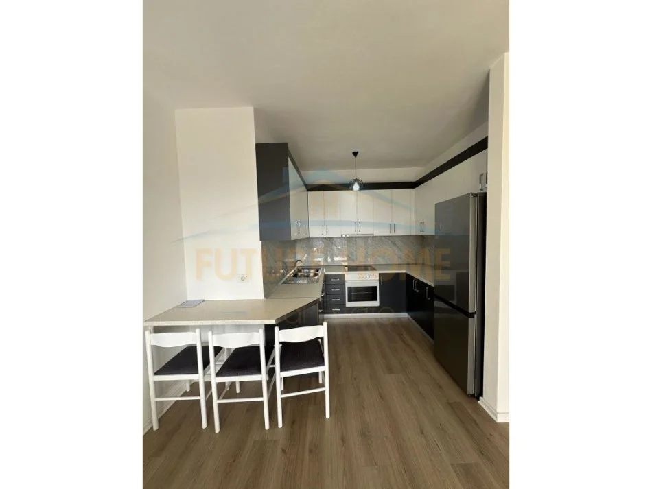 Tirane, jepet me qera apartament 2+1 Kati 5, 135 m² 600 € 
