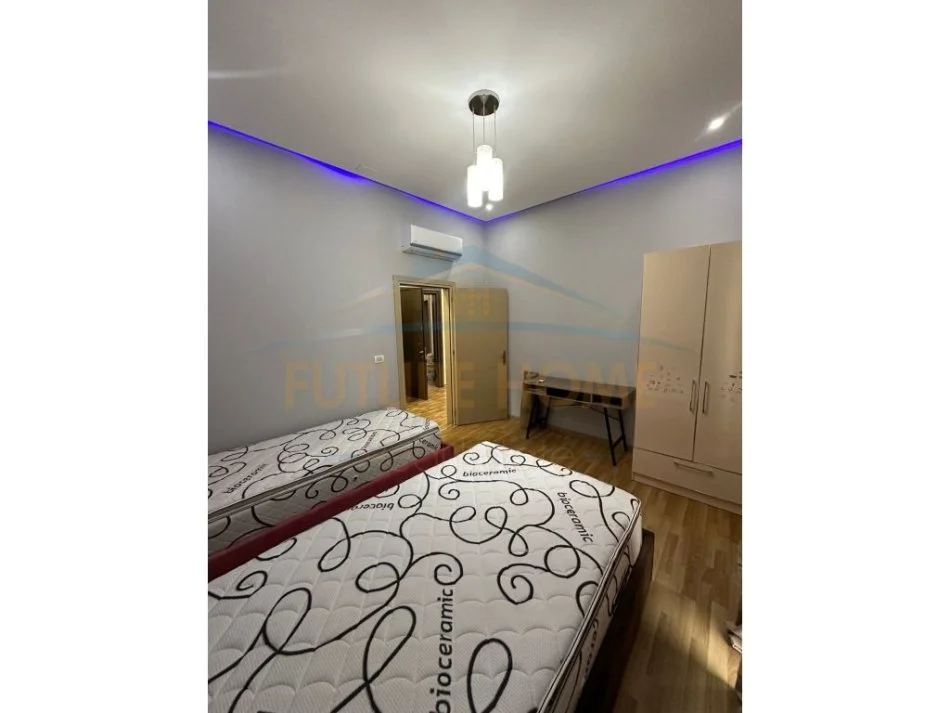 Tirane, jepet me qera apartament 2+1 Kati 9, 126 m² 500 € (Unaza e Re)