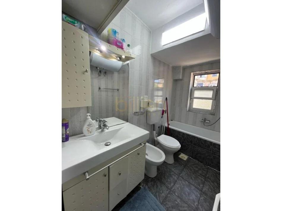 Tirane, jepet me qera apartament 2+1 Kati 3, 80 m² 700 € (myslym shyri, Tirana, Albania)