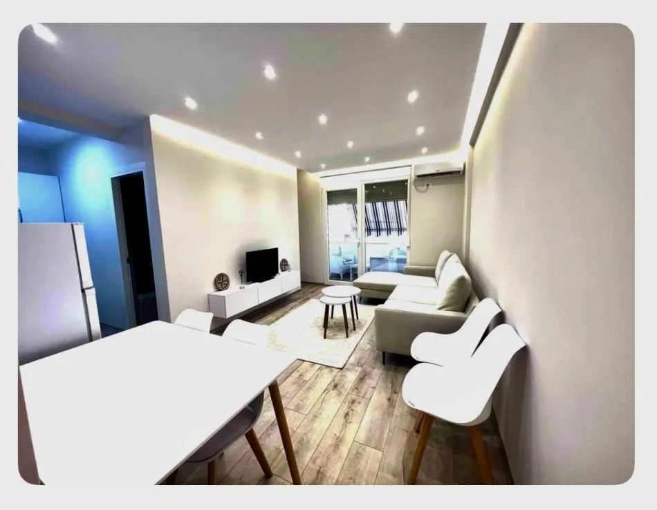Tirane, shitet apartament 1+1+Aneks+Ballkon Kati 2, 54 m² 150.000 € (Pazari i Ri afer Optika Roma)