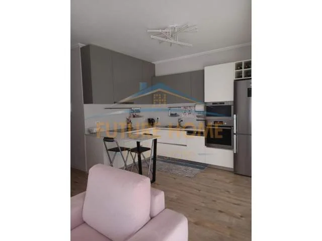 Tirane, jepet me qera apartament 2+1 Kati 7, 86 m² 700 Euro (21 DHJETORI)