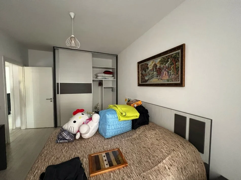 Tirane, jepet me qera apartament 2+1+Ballkon Kati 4, 82 m² 450 € (3 deshmoret)