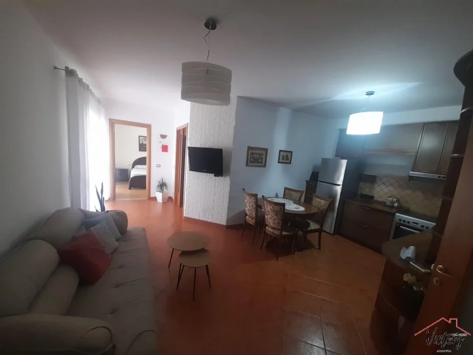Tirane, jepet me qera apartament 2+1 Kati 6, 75 m² 600 € (Zogu i zi)