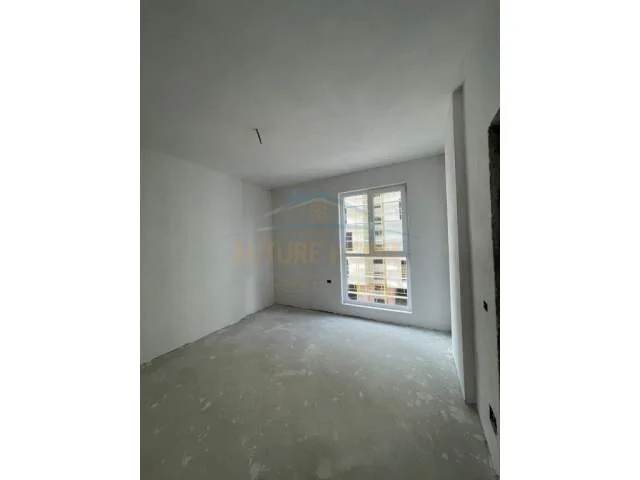 Tirane, shitet apartament 3+1+BLK Kati 2, 96.000 Euro (Univers City)
