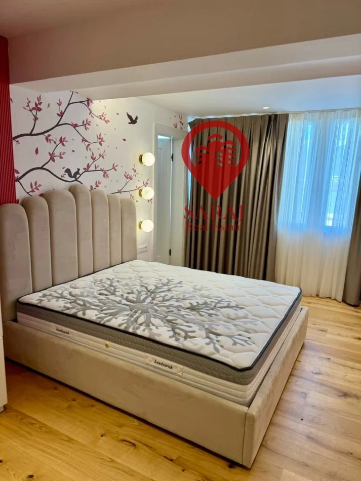 Tirane, shitet apartament+verande | Penthouse 3+1+Aneks+Ballkon Kati 5, 310 m² 650.000 € (Liqeni i Thate)