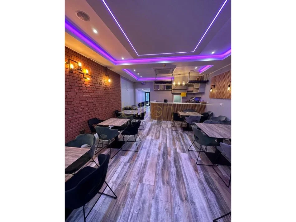 Angli, shitet ambjent biznesi Kati 0, 107 m² (Walthamstow, London, United Kingdom)