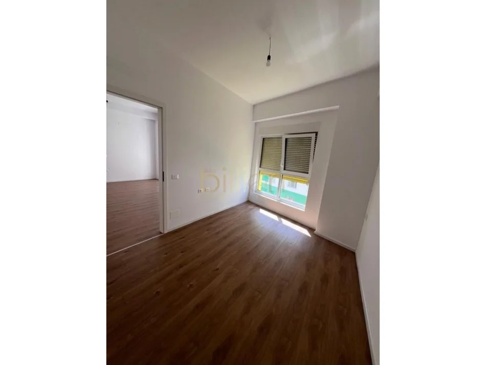 Tirane, shitet apartament 1+1+Ballkon Kati 5, 64 m² 103.000 € (Ali Demi)