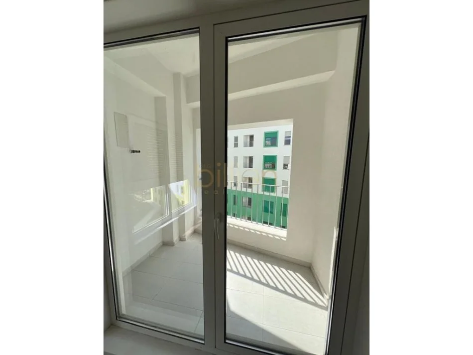 Tirane, shitet apartament 1+1+Ballkon Kati 5, 64 m² 103.000 € (Ali Demi)