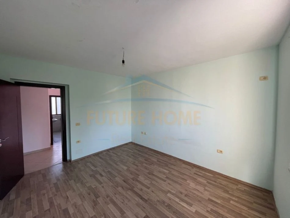 Tirane, shitet apartament 2+1 , 87 m² 98.000 € (Laprak)