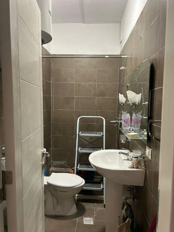 Tirane, jepet me qera apartament 1+1 Kati 2, 65 m² 280 € (Fresk)