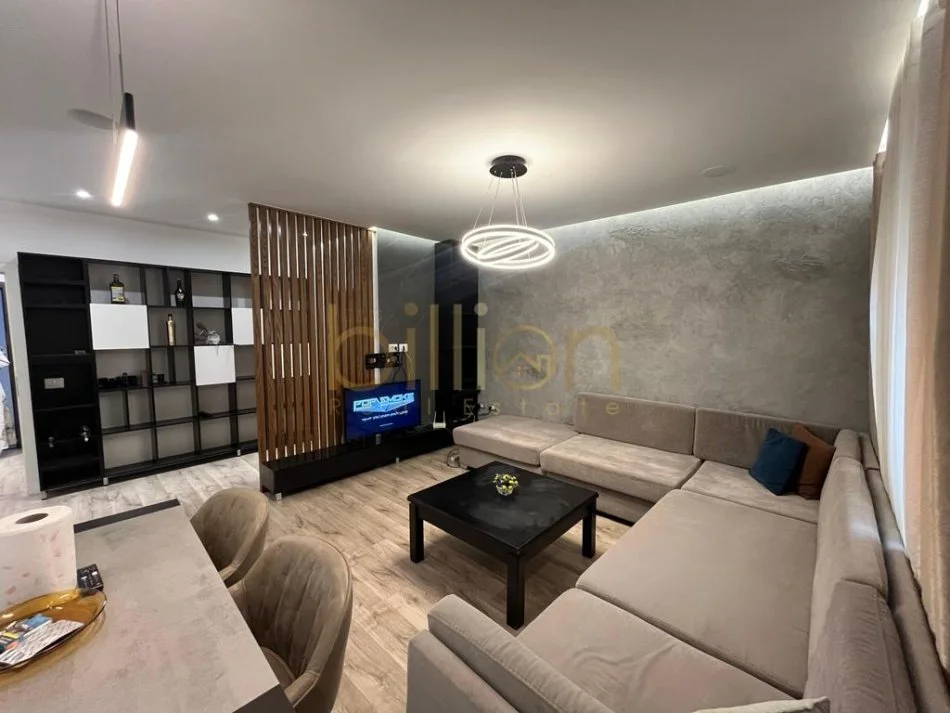 Tirane, jepet me qera 2+1+Ballkon , 118 m² 500 € (Yzberisht)