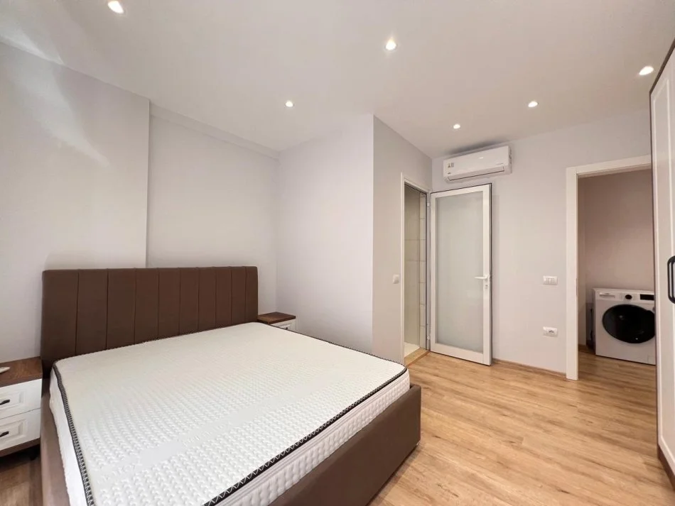 Tirane, jepet me qera apartament 2+1+Aneks+Ballkon Kati 3, 110 m² 650.000 € (Astir)