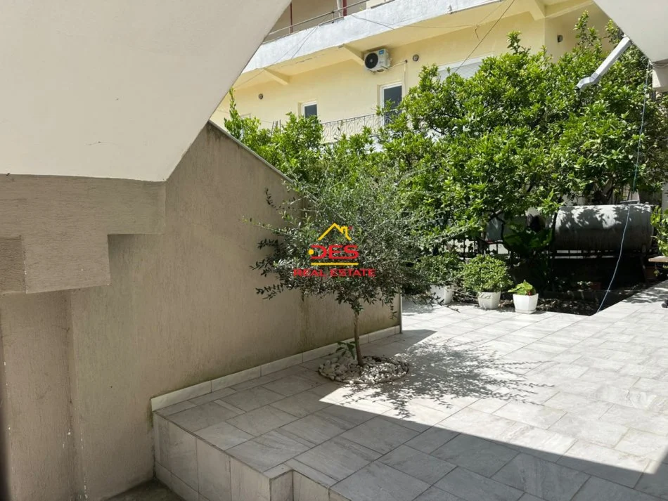 Vlore, shitet shtepi 5+1+Ballkon Kati 1, 151 m² 215.000 € (Rruga Haxhi Xhyherri)