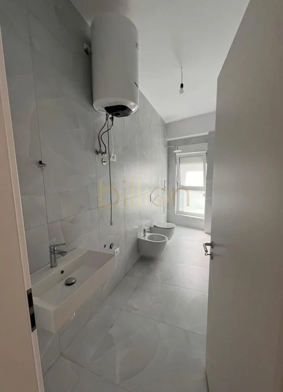 Tirane, shitet 2+1 , 115 m² (ISH PARKU I AUTOBUZAVE)