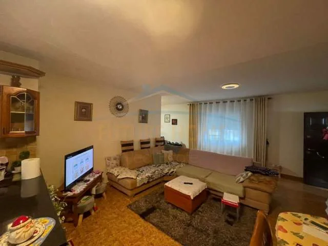 Tirane, shitet apartament 2+1 Kati 5, 98 m² 150.000 Euro (RRUGA E KAVAJES)