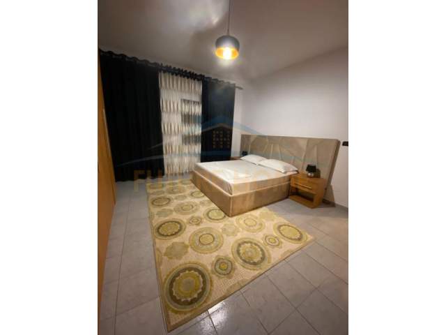Tirane, jepet me qera apartament 3+1+BLK Kati 2, 120 m² 750 Euro (Rruga e Kavajes)