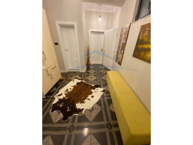Tirane, jepet me qera apartament 3+1+BLK Kati 2, 120 m² 700 Euro (Rruga e Kavajes)