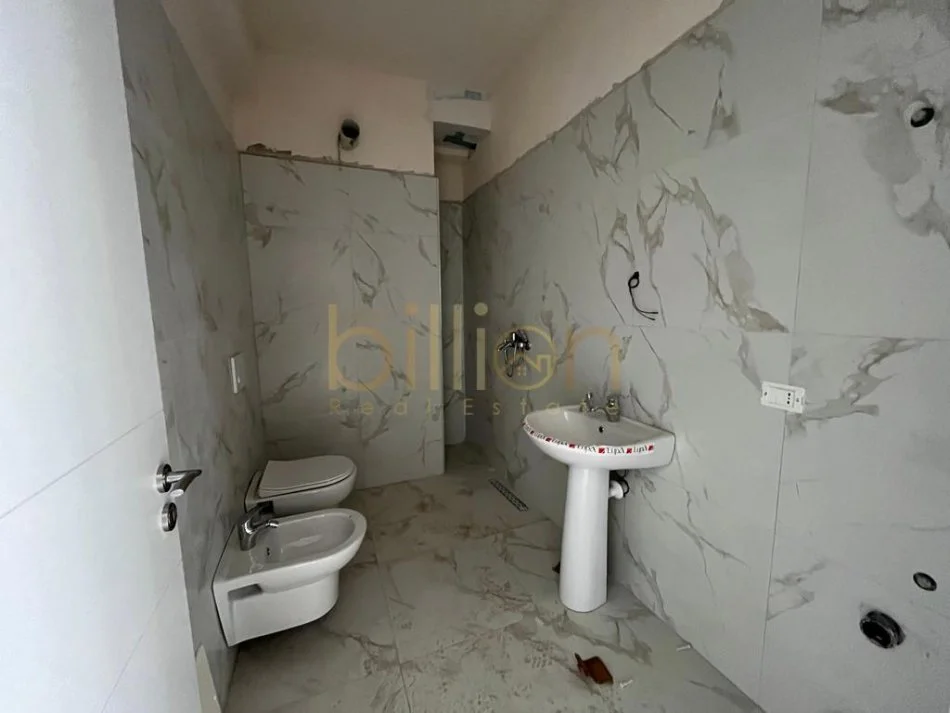 Tirane, jepet me qera apartament 1+1+Ballkon Kati 6, 70 m² 300 € (Astir)