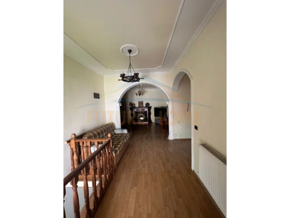 Tirane, jepet me qera apartament duplex Dublex Kati 3, 116 m² 1.000 € (BLLOK TIRANE)