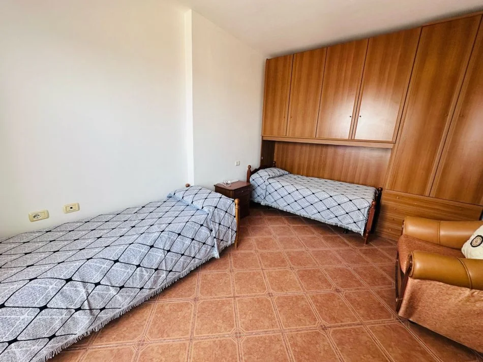 Tirane, jepet me qera apartament 2+1+Ballkon Kati 10, 100 m² 600 € 