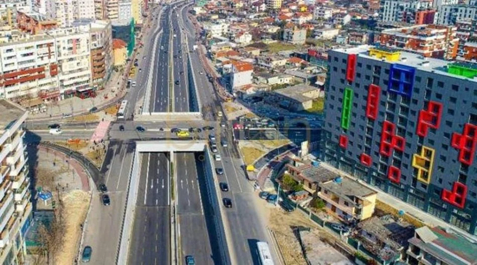 Tirane, jepet me qera Kati 0, 200 m² 800 € (Astir)