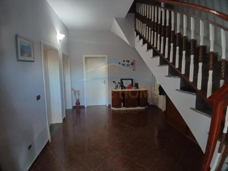 Durres, shitet Vile 5+1, Kati 0, 433 m² 375,000 € (SHKOZET,DURRES)
