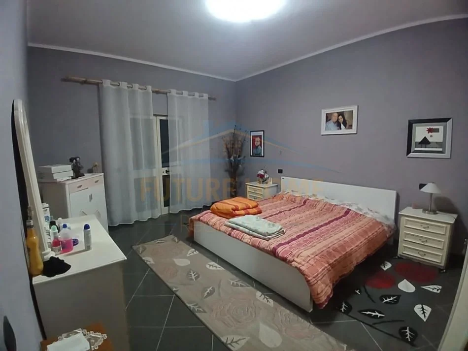 Durres, shitet Vile 5+1, Kati 0, 433 m² 375,000 € (SHKOZET,DURRES)