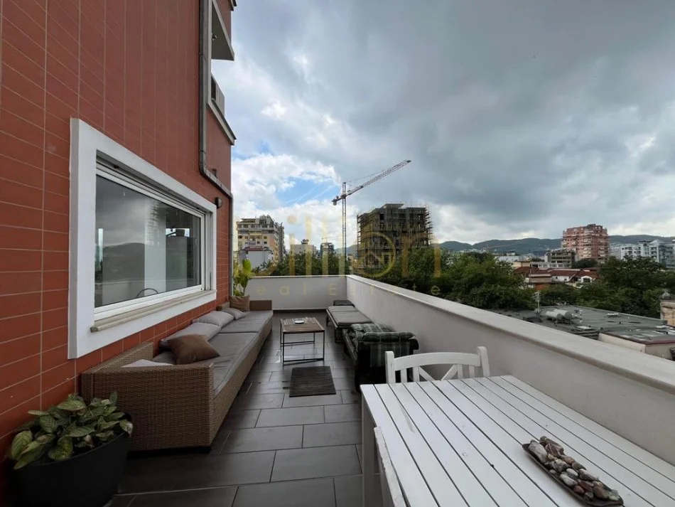 jepet me qera , 140 m² 1.300 € (Myslym Shyri)