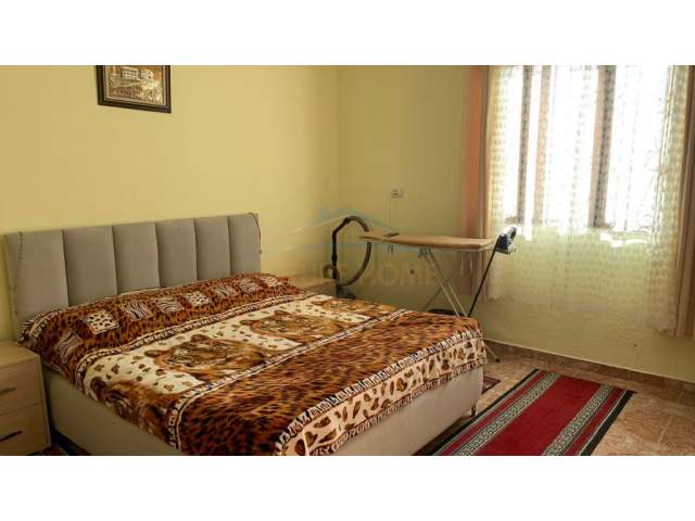 Tirane, jepet me qera apartament 2+1 Kati 1, 85 m² 420 Euro (Laprake)