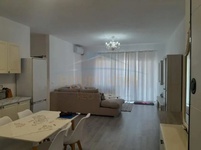Tirane, jepet me qera apartament 1+1 Kati 9, 75 m² 450