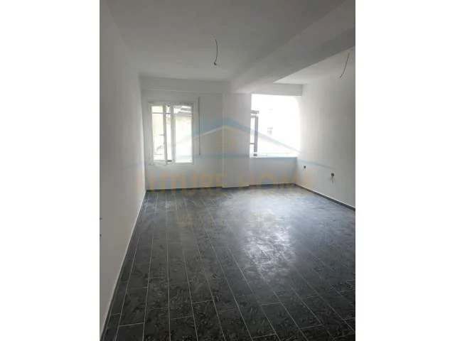 Tirane, shitet apartament 2+1 Kati 0, 84 m² 60.000 Euro (Prane Motel Gaxherri,Fresk,Tirane)