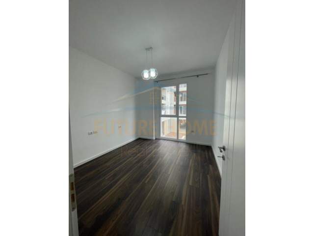 Tirane, jepet me qera apartament 2+1 Kati 2, 700 Euro (ali demi)