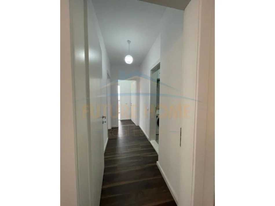 Tirane, jap me qera apartament 2+1 Kati 2, 112 m² 550 € (Fusha e Aviacionit)
