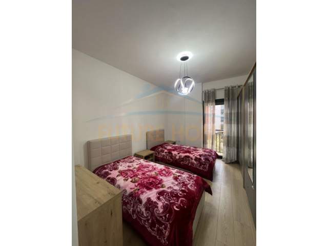 Tirane, jepet me qera apartament 2+1 Kati 2, 110 m² 500 Euro (UNAZA E RE)