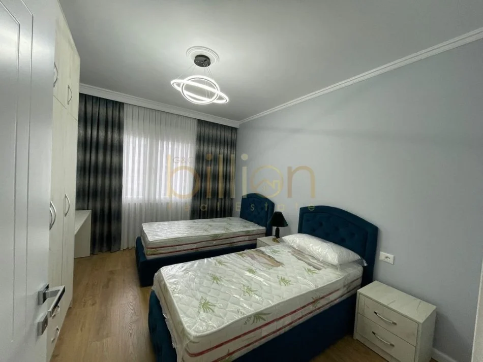 Tirane, jepet me qera 2+1+Ballkon , 110 m² 800 € 