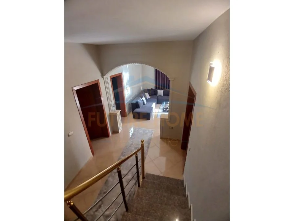 Durres, shitet Vile 5+1, Kati 0, 426 m² 250,000 € (DURRES)