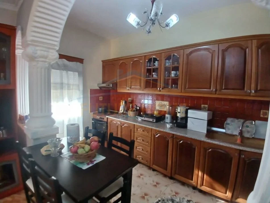 Durres, shitet Vile 5+1, Kati 0, 426 m² 250,000 € (DURRES)