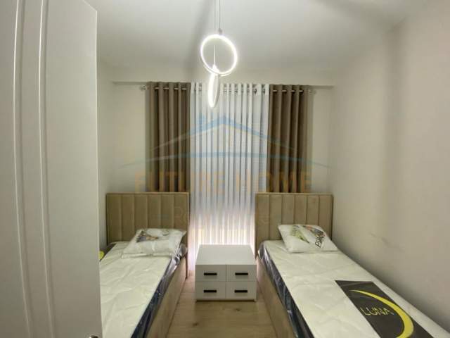 Tirane, jepet me qera apartament 2+1+BLK Kati 4, 106 m² 1.100 Euro (rruga e barrikadave)