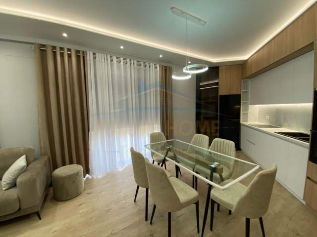 Tirane, jepet me qera apartament 2+1+BLK Kati 4, 106 m² 1.100 Euro (rruga e barrikadave)