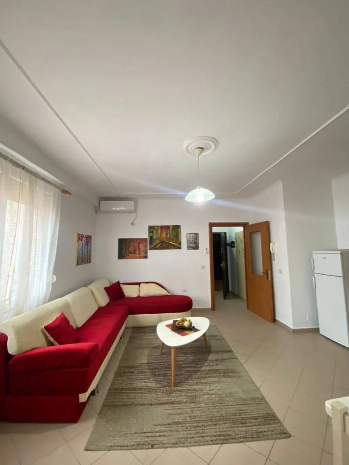 Tirane, jepet me qera apartament 1+1 Kati 6, 63 m² 550 € (Rruga Bogdaneve)