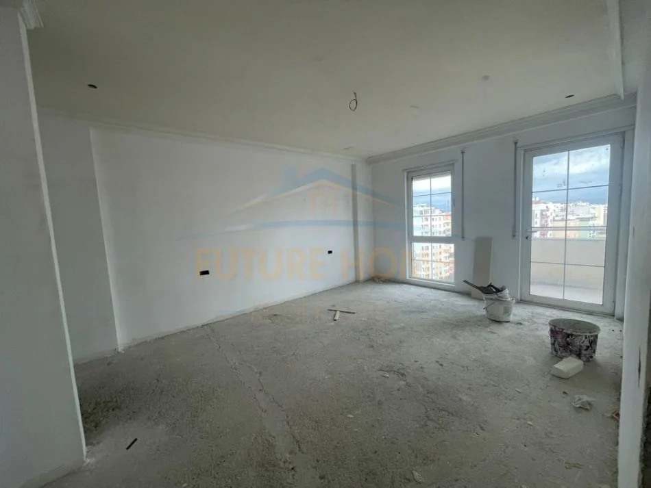 Ish Rajoni, shitet papafingo 3+3+Ballkon Kati 10, 300 m² 220.000 € (Durres)