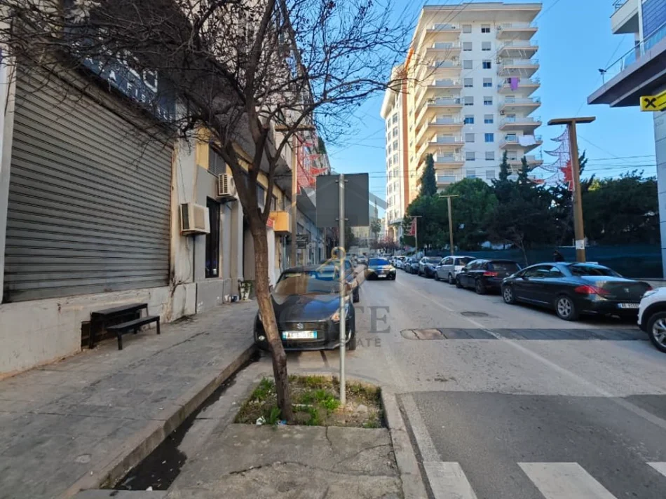 Durres, shitet apartament 1+1 Kati 3, 44 m² 88.000 € (Bashkia)