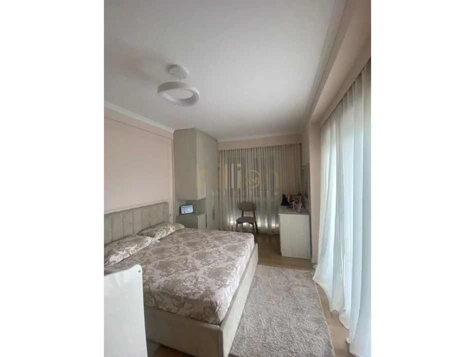 shitet 2+1+Ballkon , 100 m² 175.000 € (Astir,Vila L)