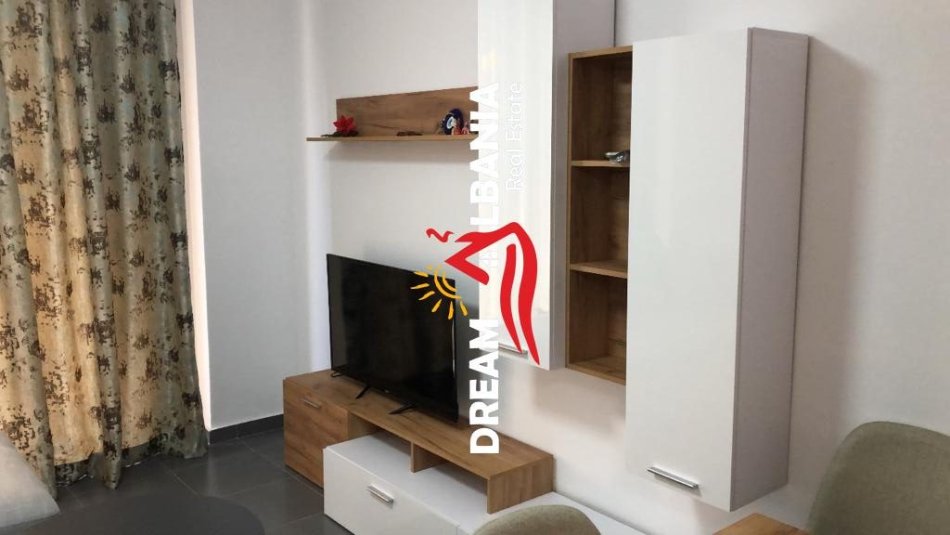 Tirane, jepet me qera apartament 1+1 Kati 4, 62 m² 380 € (shkoze)
