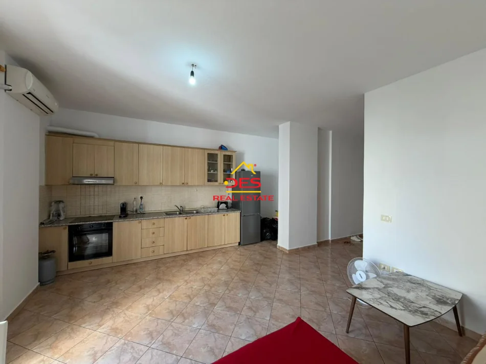 Vlore, shitet apartament 2+1+Ballkon Kati 5, 97 m² 167.000 € (Rruga Gjergj Arianiti)