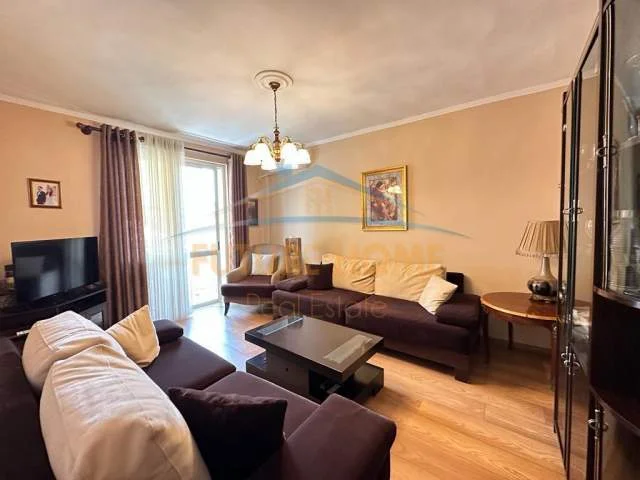 Tirane, jepet me qera apartament 1+1 Kati 4, 60 m² 400 Euro (rruga durresit)